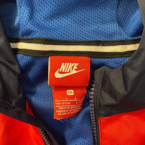 Nike boys windbreaker - Picture 2 of 3